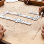 Ingin menang konsisten di Domino QQ Online? Kuasai 12 Trik Anti Rungkad yang wajib diketahui! Pelajari cara membaca kartu lawan, mengatur modal (bankroll management), dan strategi fold yang cerdas untuk mengamankan kemenangan Anda.